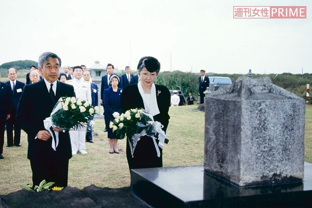 在位中、硫黄島へ足を運び戦没者を追悼された上皇ご夫妻（'94年2月）