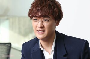 インタビューを受ける海蔵亮太