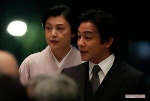 『十八世中村勘三郎 七回忌追善 偲ぶ会』に出席した藤原紀香と片岡愛之助('18年9月)