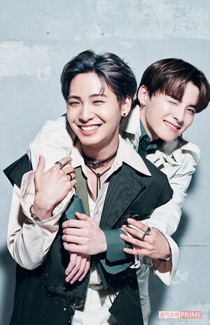 川尻蓮（左）、川西拓実（右）