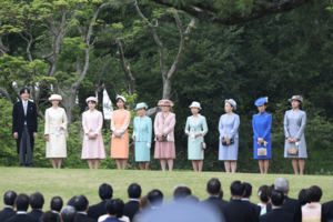 今年4月に行われた園遊会。秋には悠仁さまも出席されるかもしれない