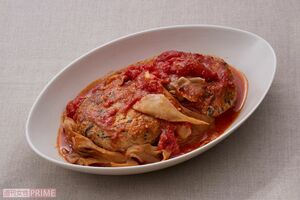 キャベツバーグのトマト煮込み 撮影/廣瀬靖士