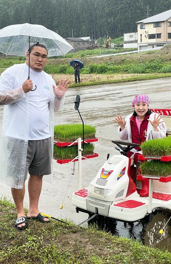 小林幸子さんと参加した田植えイベントにて（撮影：木原みぎわ）