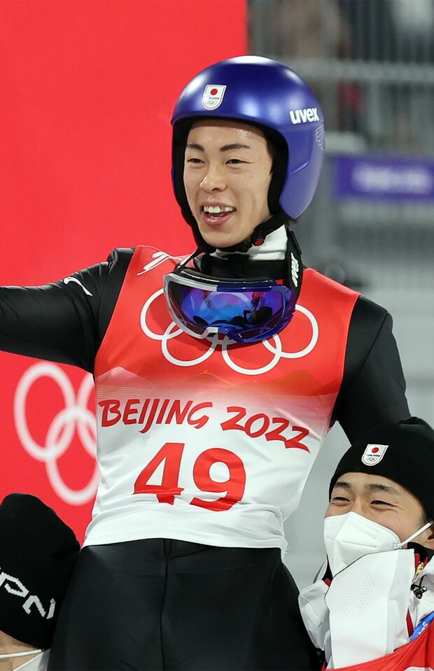 ‛22年北京五輪スキージャンプ個人ノーマルヒル金メダリストの小林陵侑