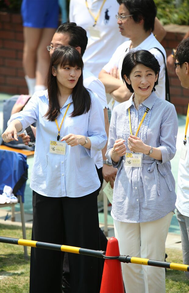 '16年5月、悠仁さまが参加された運動会の応援に。紀子さまは今も変わらず眞子さまをご心配されているという