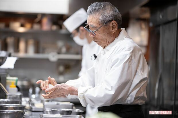 おむすびは、介護中に歌子さんが喜んで食べてくれた思い出の一品　撮影／齋藤周造