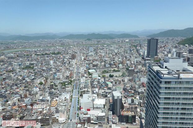 岐阜シティ・タワー43展望台からの岐阜駅前の景色