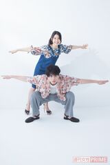 土屋太鳳(上)、間宮祥太朗(下)　撮影／廣瀬靖士