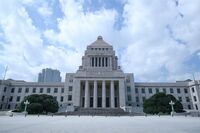 マイナンバーカードは本当に必要か?「年金ひも付け」や「運転免許証と一体化」“後出しジャンケン”だらけ…