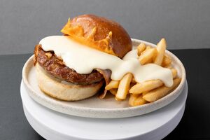 『夜の背徳チーズバーガー』(PRTIMESより)