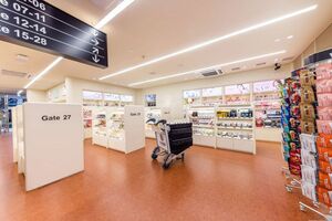 「LAOXBEAUTYAIRPORT」自由が丘店の店内。韓国、中国、タイなどアジアコスメを取り揃え、日本初の商品もある(ラオックス株式会社提供)