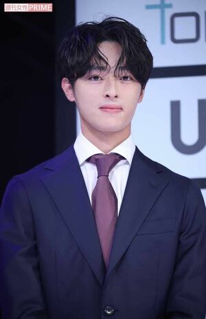 谷原七音。母は元タレントの三宅えみで実父はいしだ壱成だが、両親が離婚。三宅と谷原章介がその後結婚して、育ての父親は谷原に