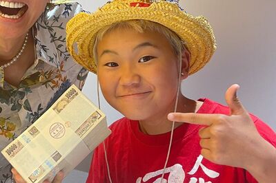 RepezenFoxxの企画に出演した際に偽物の大金を貰って喜ぶゆたぼん（YouTubeより）