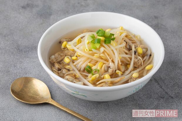 豆もやしとあさりのスープ　撮影／矢島泰輔