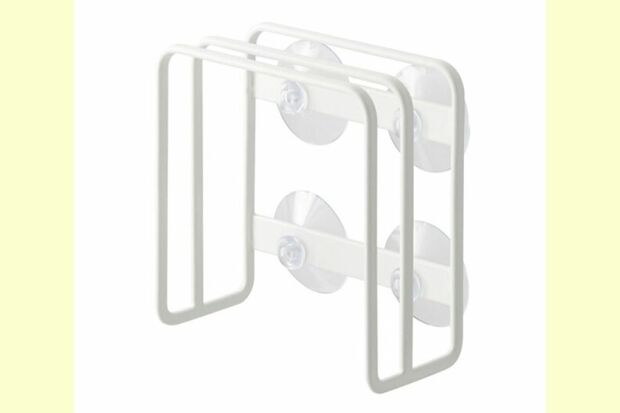 お気に入りの山崎実業の「吸盤まな板スタンド」※画像をクリックするとAmazonの商品ページにジャンプします。