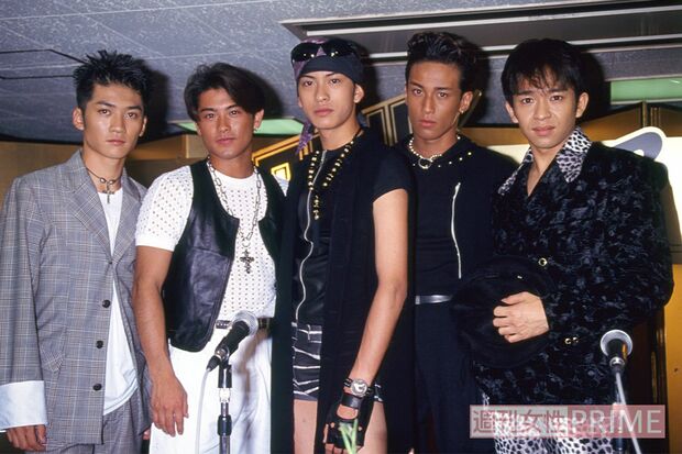 1994年のデビュー前のTOKIO。長瀬の美脚がチラリ