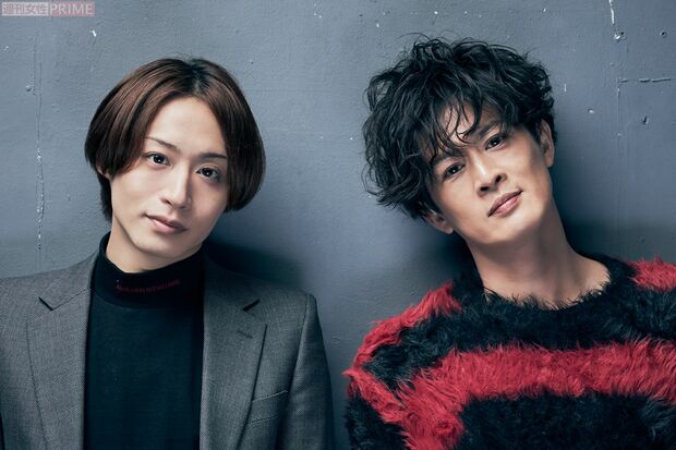 （写真左から）前山剛久、新納慎也　撮影／廣瀬靖士