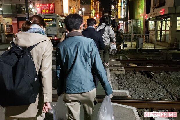 ホームレスたちへの様子を見回るため、夜回りもしている