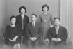 '62年、登紀子が東京大学文学部へ進学時に撮影された家族写真。演劇研究会に入ろうとするくらい演劇好きだった