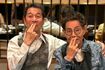 会食では、楽しくたくさん食べられるので積極的に参加。大親友の井上順さんと楽しく食事をとる茶さん