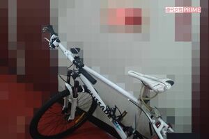 平綿容疑者の自宅前には自分の自転車が置かれたまま
