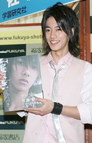 初写真集『Intently』の発売記念握手会で(2008年1月27日)