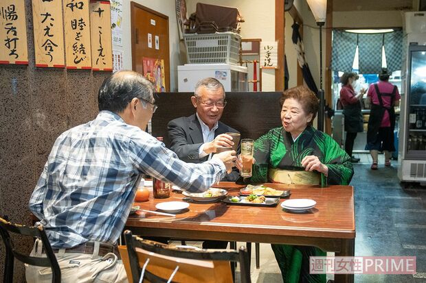 女将のもとへ相談に訪れる客が絶えない