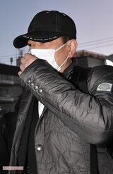 '20年、ユーチューバーデビューについて直撃取材を受ける宮迫博之