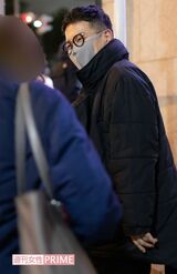 記者にお礼を言うと、笑顔を見せて去っていった宮迫博之