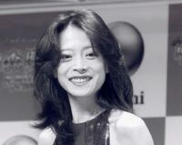 ハワイで療養中の中森明菜、ガリガリにやせ細り表情暗く…