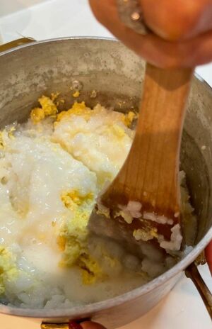 奄美ではお祭りで神様に奉納されているミキ（神酒）。手作りするなんてさすが！（本人提供）