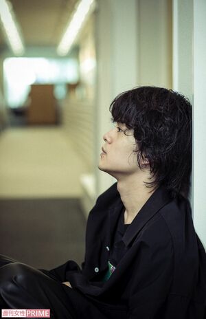 「僕も人生をかけて俳優をやっているので、何か挑戦的なところに惹かれてしまうんです」と話す池松壮亮 撮影/伊藤和幸