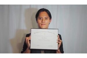 ジャニーズ事務所の会員制ブログで卒業証書を持ち、思いを語った岡本