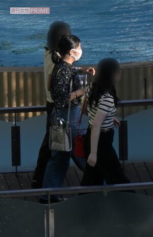 護衛に囲まれながら、午後7時ごろまで“ノンストップ”で遊園地を満喫された愛子さま（2023年9月12日）