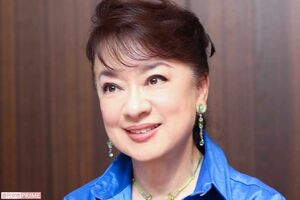 ジュディ・オング 1950年台湾生まれ。3歳で来日し、11歳のとき日米合作映画『大津波』で女優デビュー。16歳で歌手デビュー、1979年には『魅せられて』が大ヒット。現在まで、歌手、女優、木版画家など幅広く活躍中。