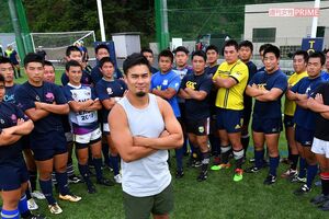 田村は現在でもたびたび母校を訪れ部員を指導している