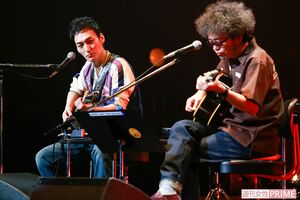 初の弾き語りソロ公演を果たすも、奥田からは「本当に初?　45歳だよね?　おっそ！」とイジられていた。斉藤からは“僕は7人目のSMAP”発言も