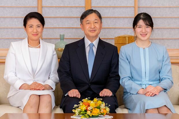 '22年の新年に際して公表された天皇ご一家の家族写真