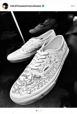 増田貴久がソロコンサートで履いていた、松島聡が絵を描いたスニーカー（増田のインスタより）