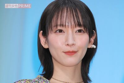 NHKドラマ『ひらやすみ』撮影中の吉岡里帆を目撃!阿佐ヶ谷のお祭り現場で、酔っ払いとのニアミスで見せた…