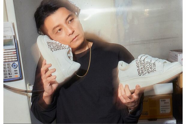 KREVAがコラボしたスニーカー（GOWITHWHITE公式サイトより）