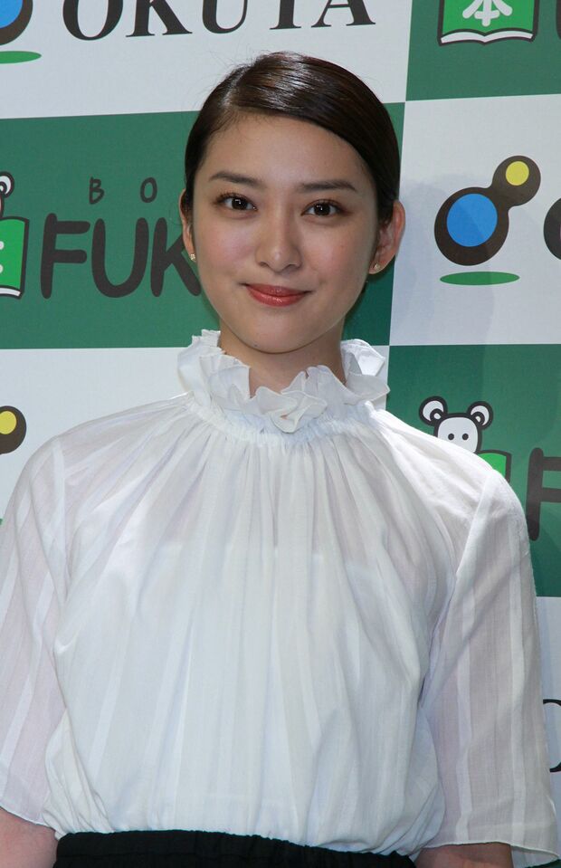 『せいせいするほど、愛してる』(TBS系)でタッキーと共演している武井咲