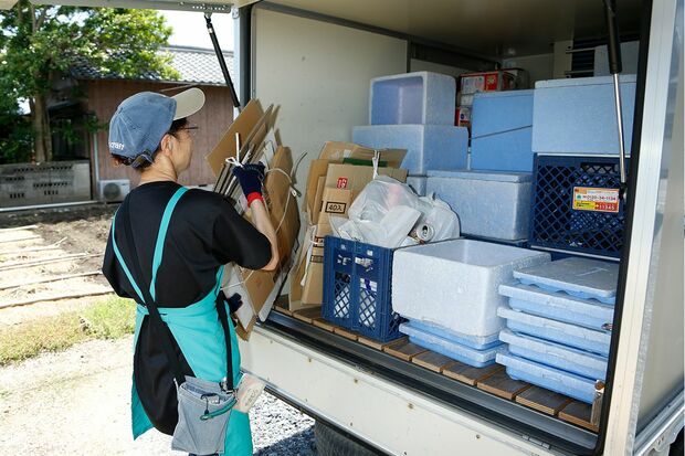 宅配ロッカーに資源ゴミがあれば回収するサービスも