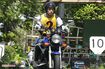 バイク教習中の錦戸亮