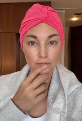 ナイトキャップをかぶる梅宮アンナ