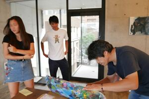 木梨憲武の次男でアーティストの銀士（GINJI KINASHI公式HPより、一部編集部加工）