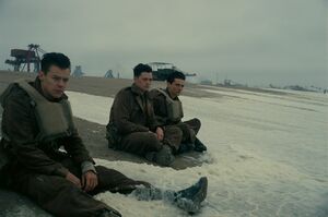 『ダンケルク』●監督：クリストファー・ノーラン／出演：フィオン・ホワイトヘッド、ハリー・スタイルズ、ケネス・プラナーほか／1時間46分／アメリカ／ワーナー・ブラザース映画　2017年9月9日（土）より丸の内ピカデリー、新宿ピカデリーほかで全国公開中　(c)2017 WARNER BROS. ENTERTAINMENT INC. ALL RIGHTS RESERVED