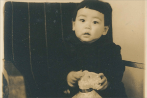 1945年、1歳5か月。母と祖母と疎開先で暮らしていた