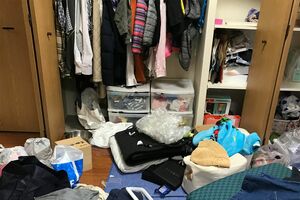 クローゼットに入りきらないほどの物で溢れた過去