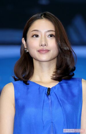 くちびるにコンプレックスを持っていたが最近では「耳たぶが薄いこと」を気にしている石原さとみ